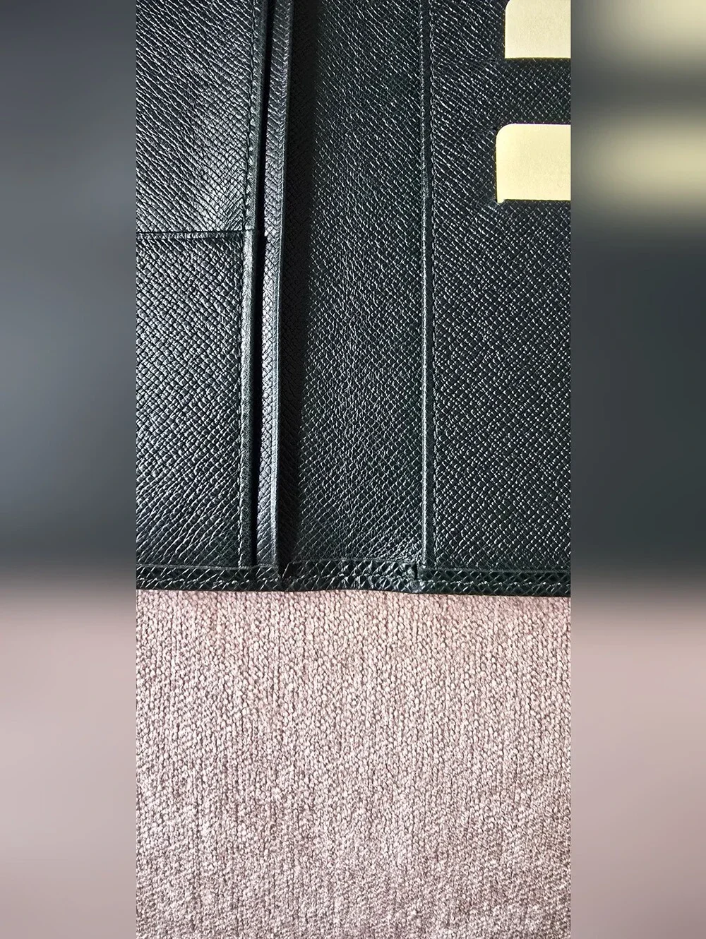 (1770) LOUIS VUITTON Taiga Leather Long Slim Bifold Wallet
